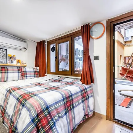 Galata Five Apartment *
